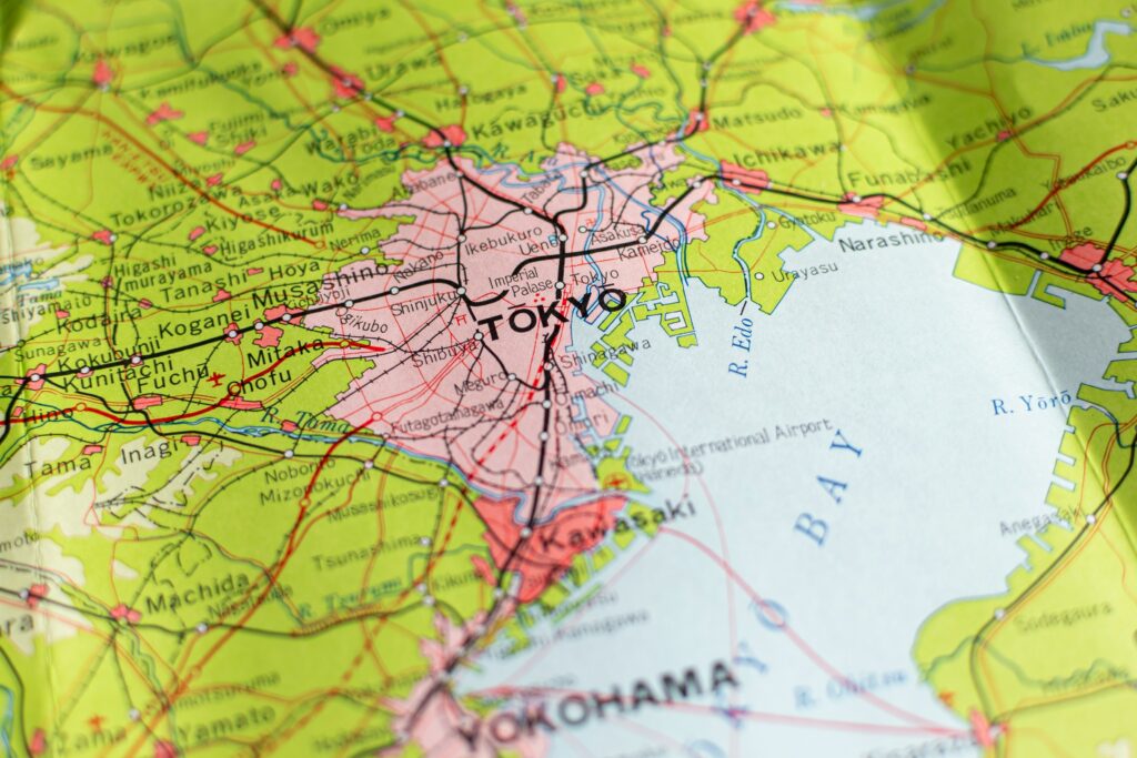 Mapa do Japão com rotas conectando múltiplas cidades, roteiro ideal para compensar o JR Pass