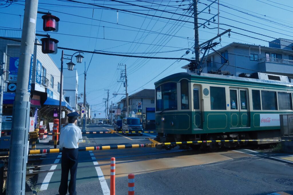 Cruzamento ferroviário de Kamakura, local icônico da abertura do anime Slam Dunk