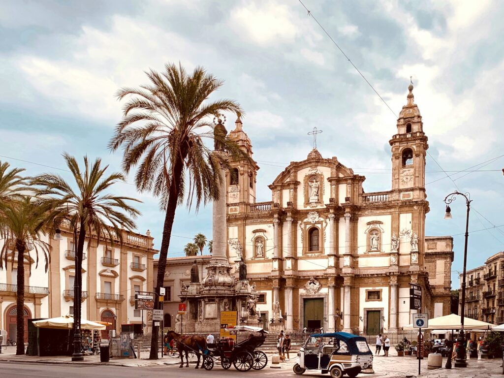 Catedral em Palermo com arquitetura normanda e árabe, inspiração para games