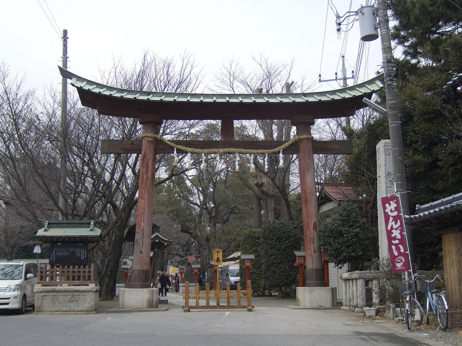 Torii do Washinomiya Shrine para roteiro de anime pilgrimage ligado a Lucky Star